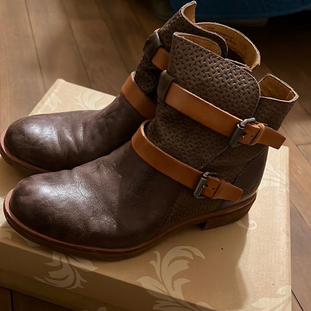 Sofft 7.5 Baywood Grey booties